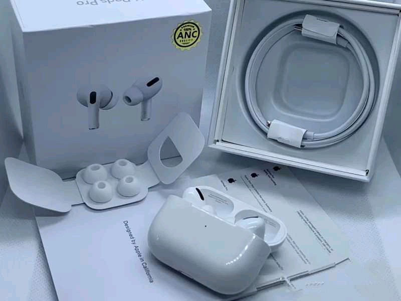 https://rcmmultimedia.com/storage/photos/1/Airpods/item_4047098_754.jpg